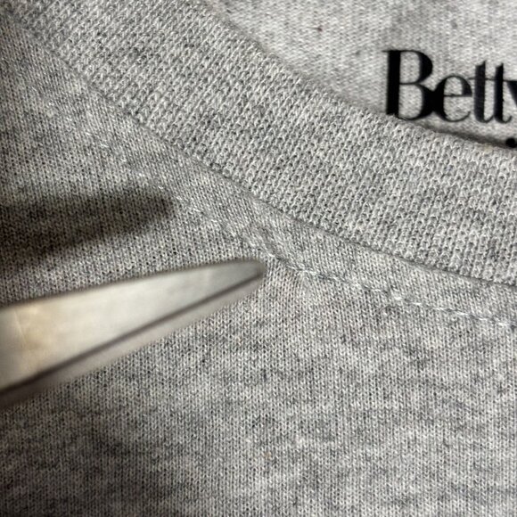 Betty Boop Graphic T-Shirt Gray L/G Cotton/Polyester Crewneck Short Sleeve - Picture 5 of 5